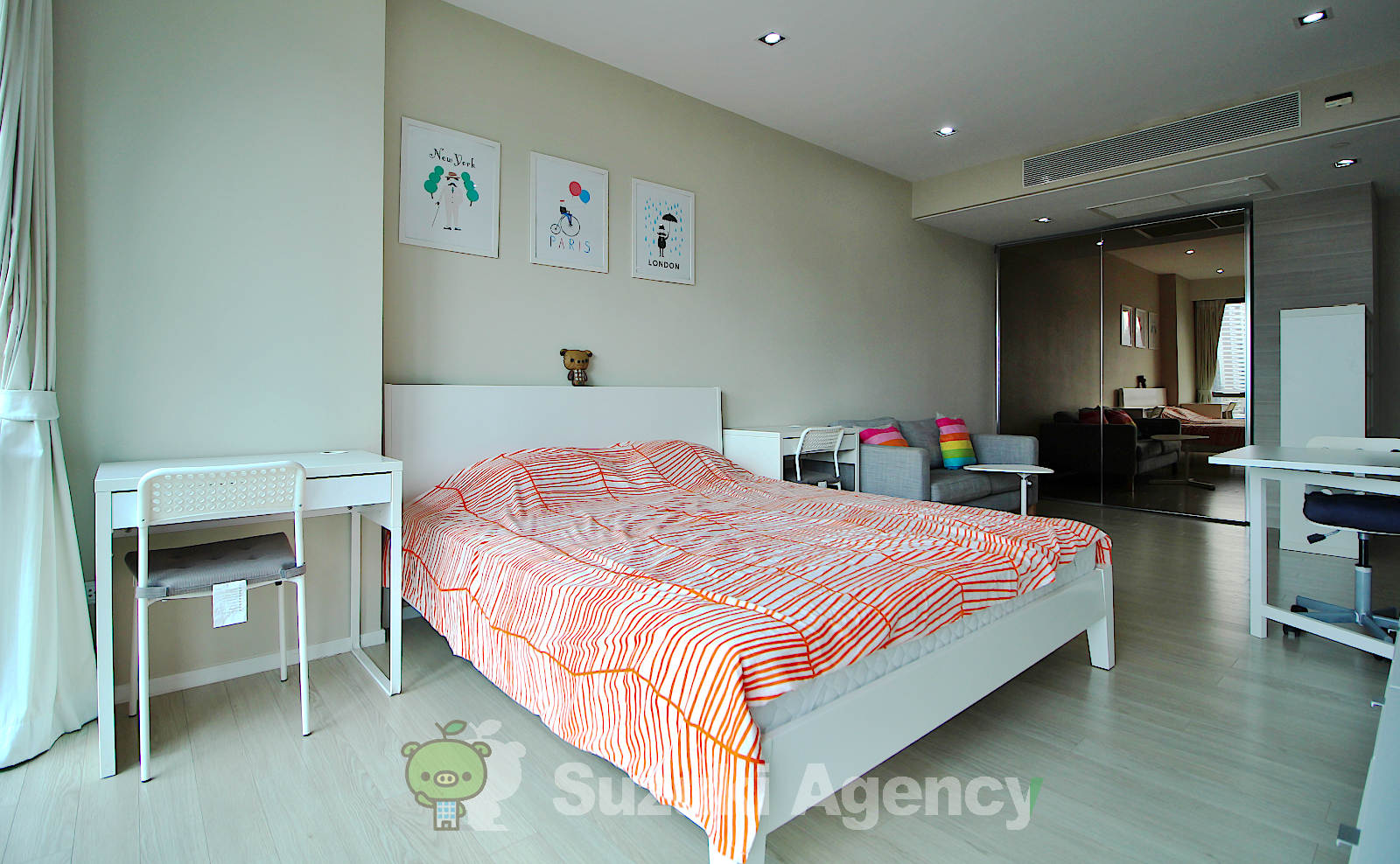 The Room Sukhumvit 21 の写真