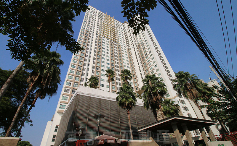 Q House Condo Sathorn