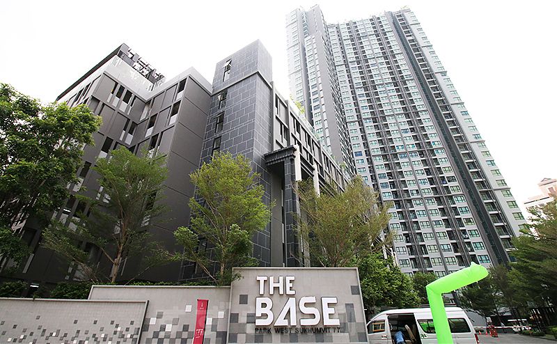 The Base Park West Sukhumvit 77 の外観