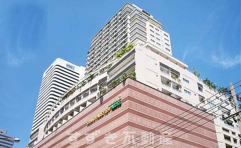 Grand Park View Asoke の外観