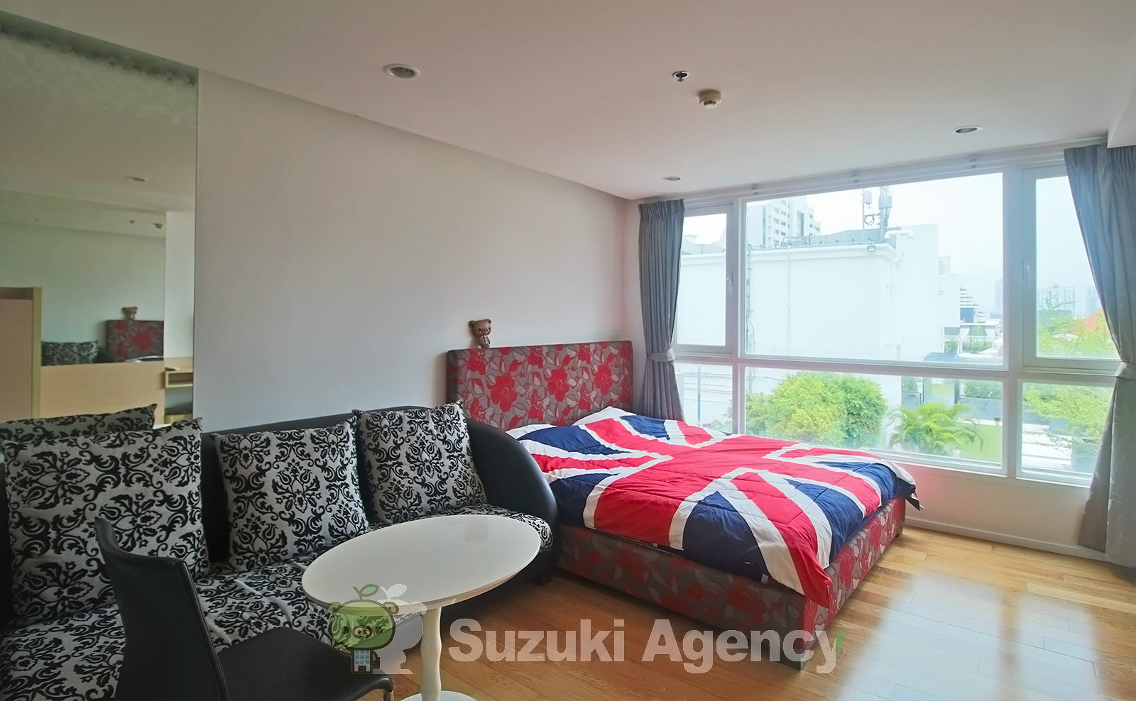 15 Sukhumvit Residence