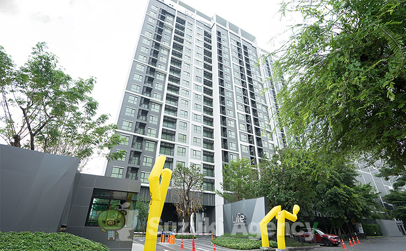 Life Sukhumvit 48 の外観