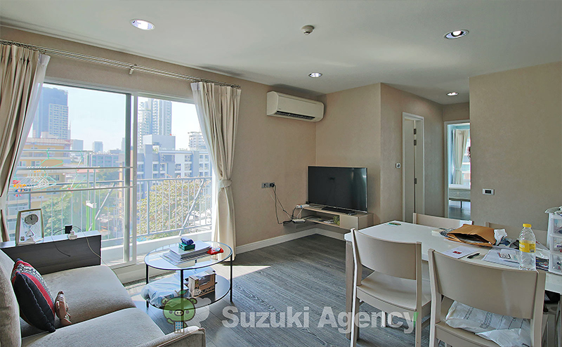 The Crest Sukhumvit 49