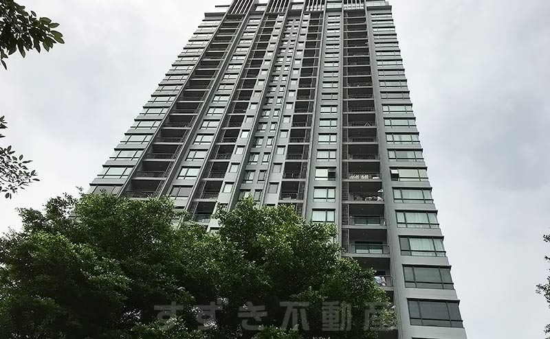 Q House Sukhumvit 79 の外観