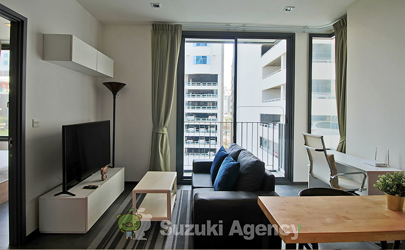 Edge Sukhumvit 23 の外観