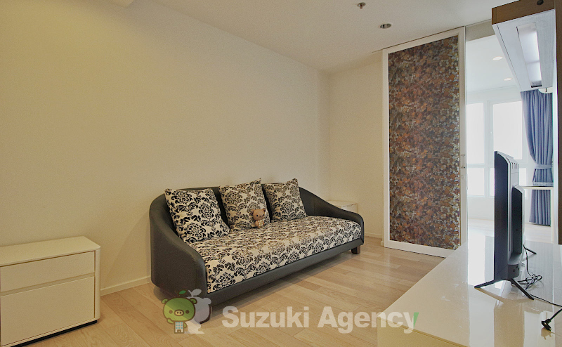 15 Sukhumvit Residence