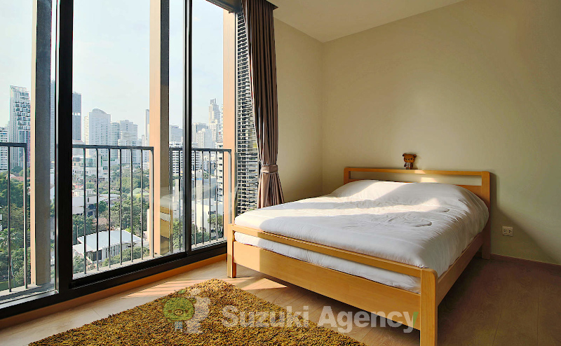 Noble AROUND SUKHUMVIT 33