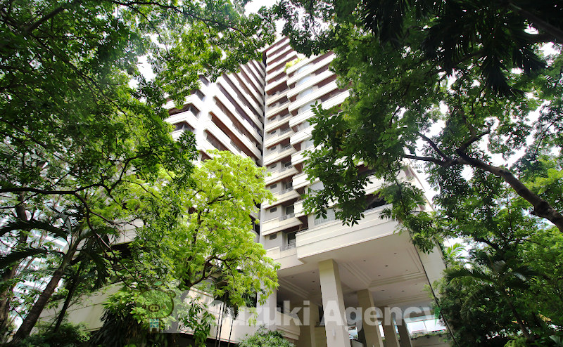 Mayfair Garden Apartment