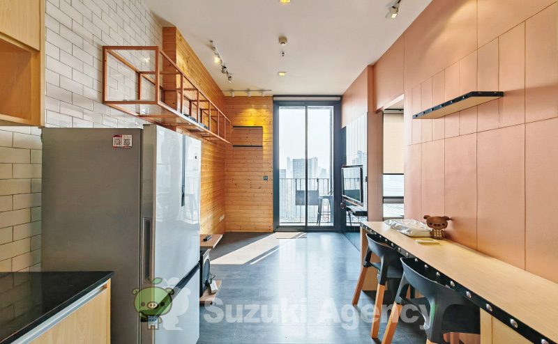 Edge Sukhumvit 23