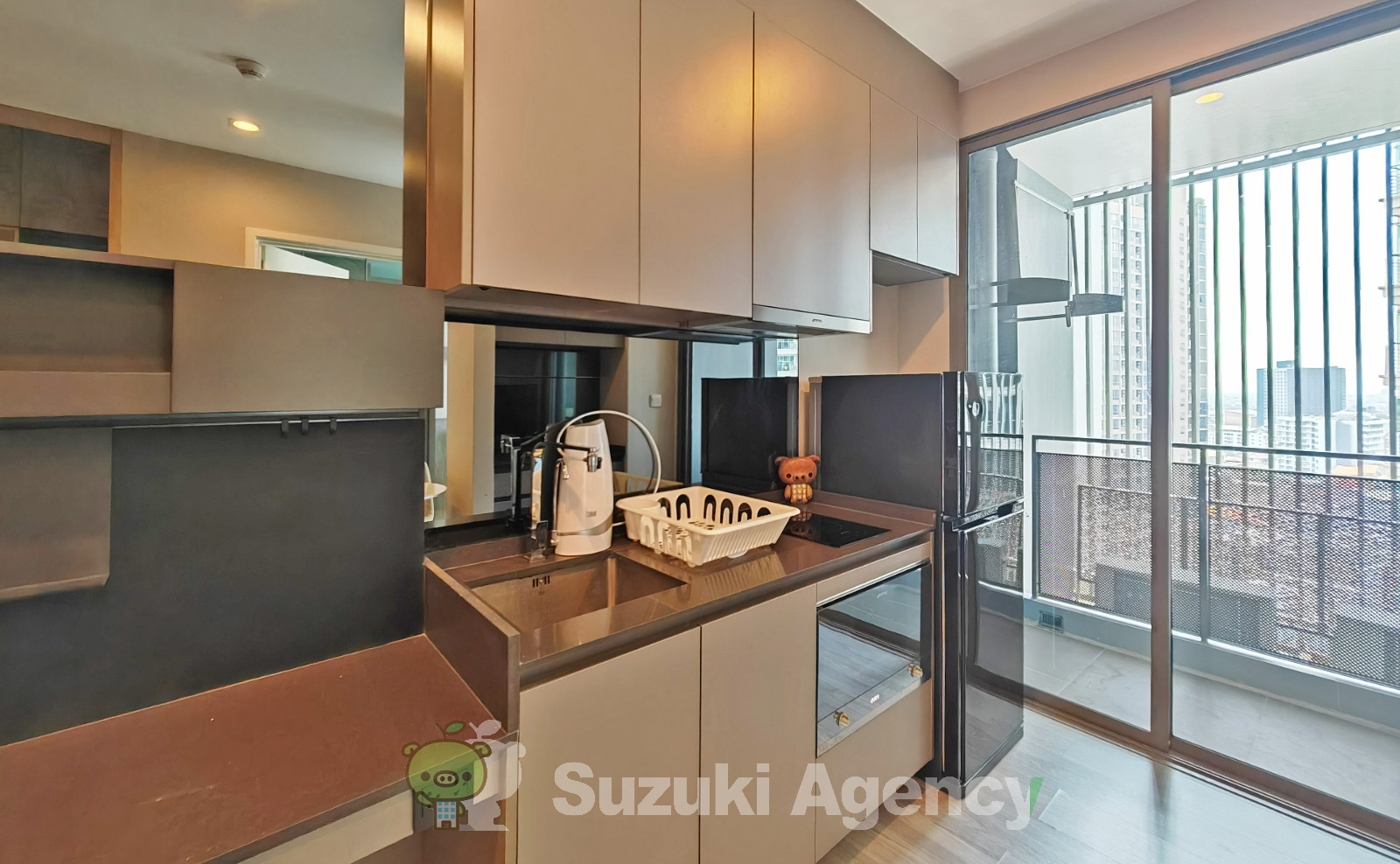 The Room Sukhumvit 69 の写真