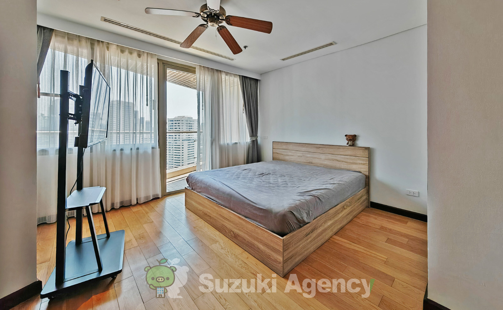 The Lakes Condominium の写真