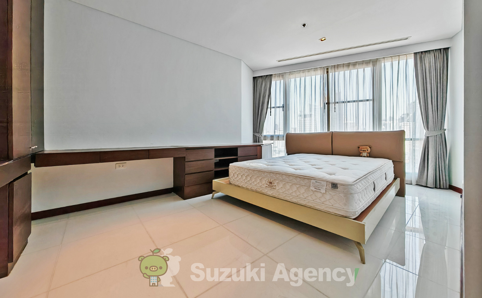 The Lakes Condominium の写真