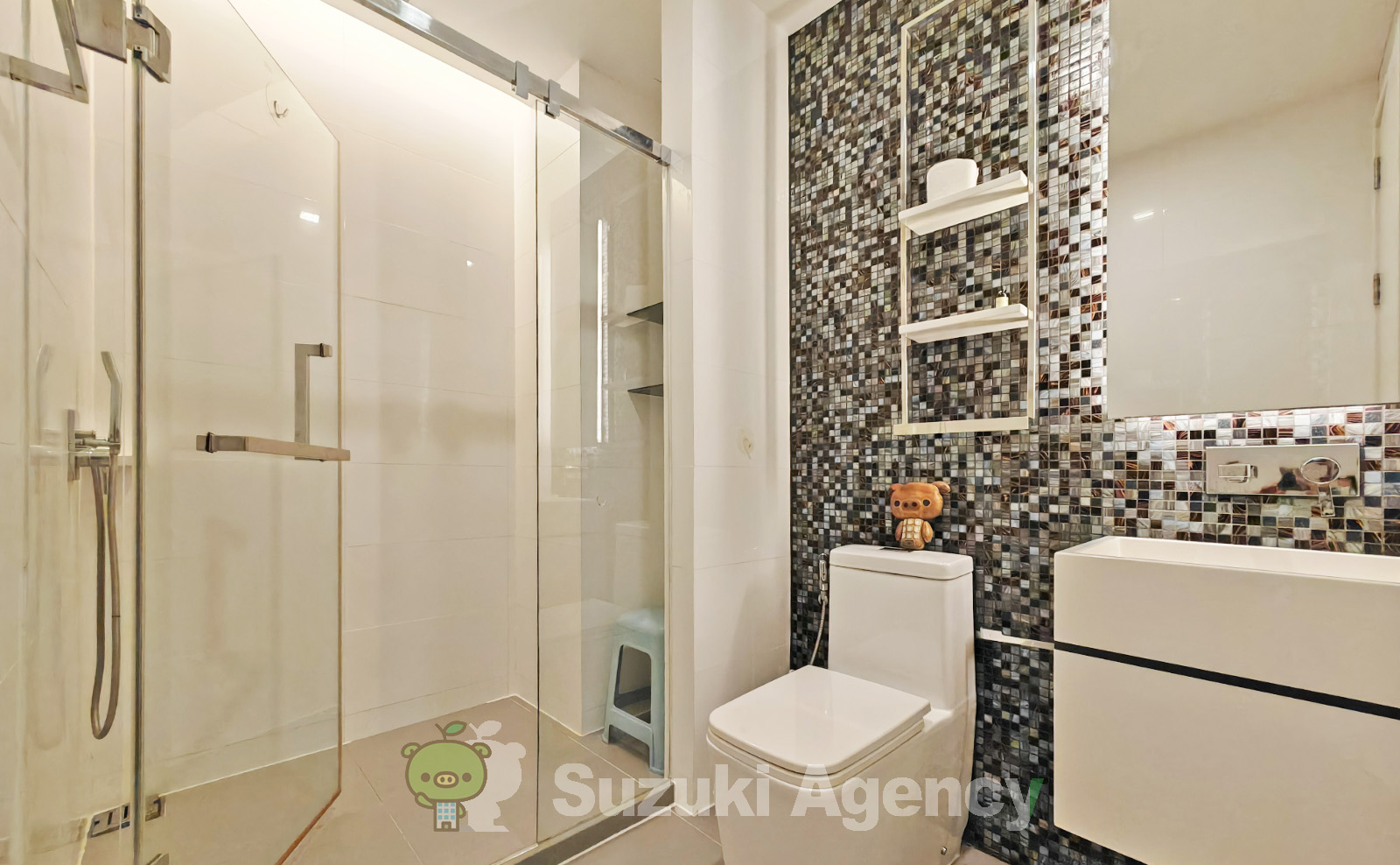 The Room Sukhumvit 69 の写真