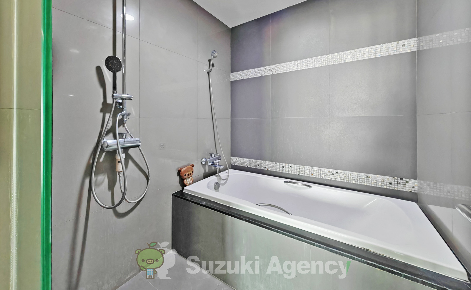 The Crest Sukhumvit 34 の写真