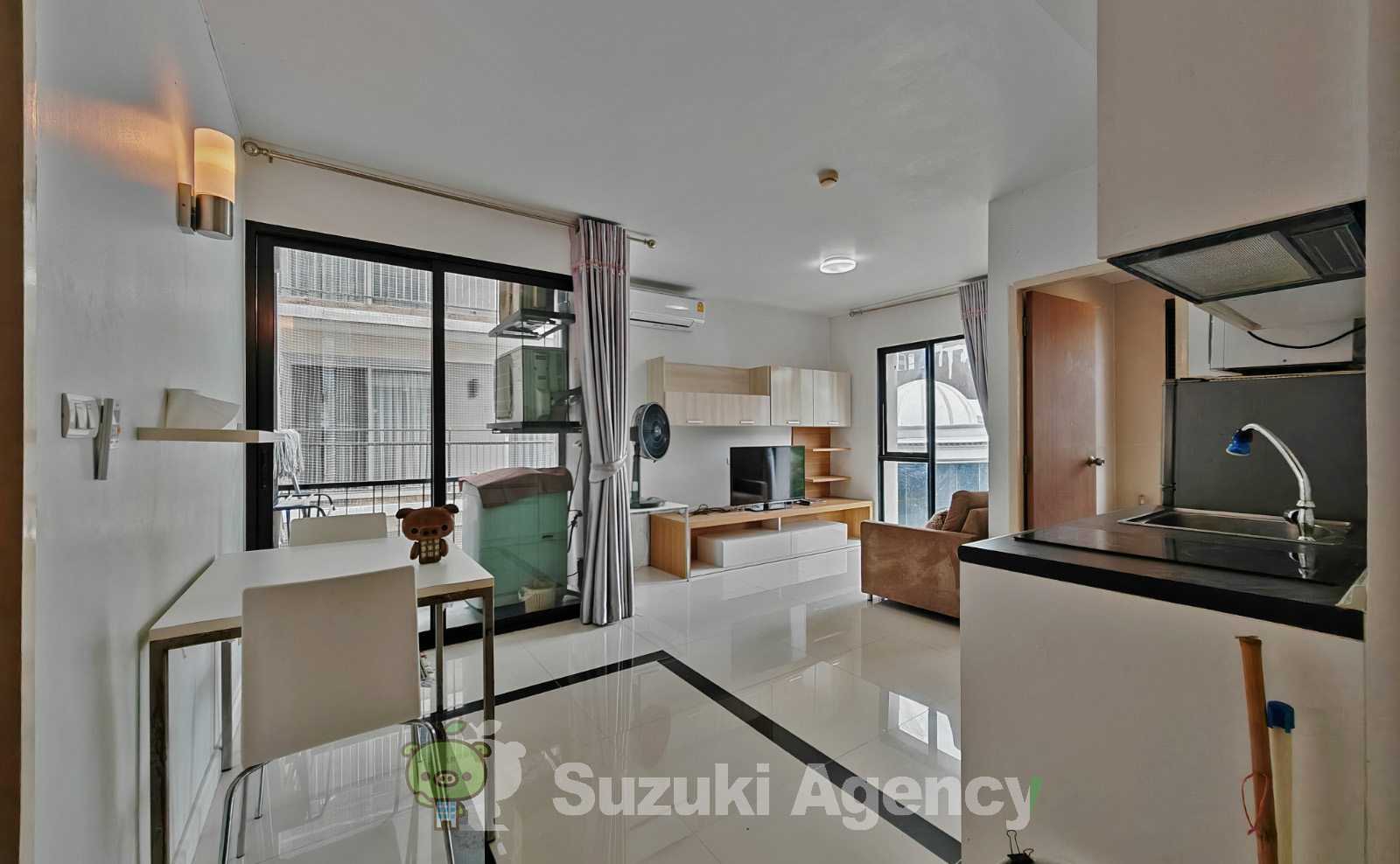 Le Cote Sukhumvit 14:1 Bed Room Photos No.20