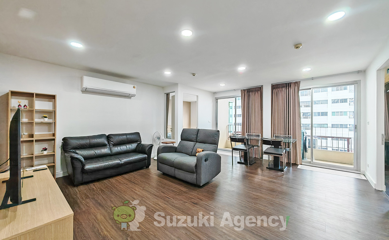 The Clover Thonglor Residence:2 Bed Room Photos No.26