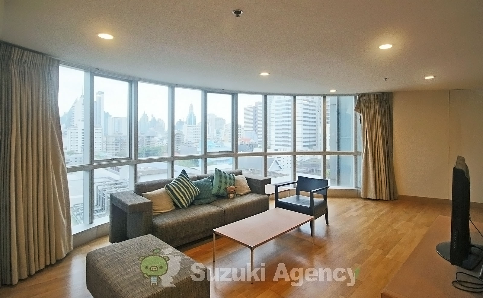 The Trendy Condominium:2 Bed Room Photos No.26