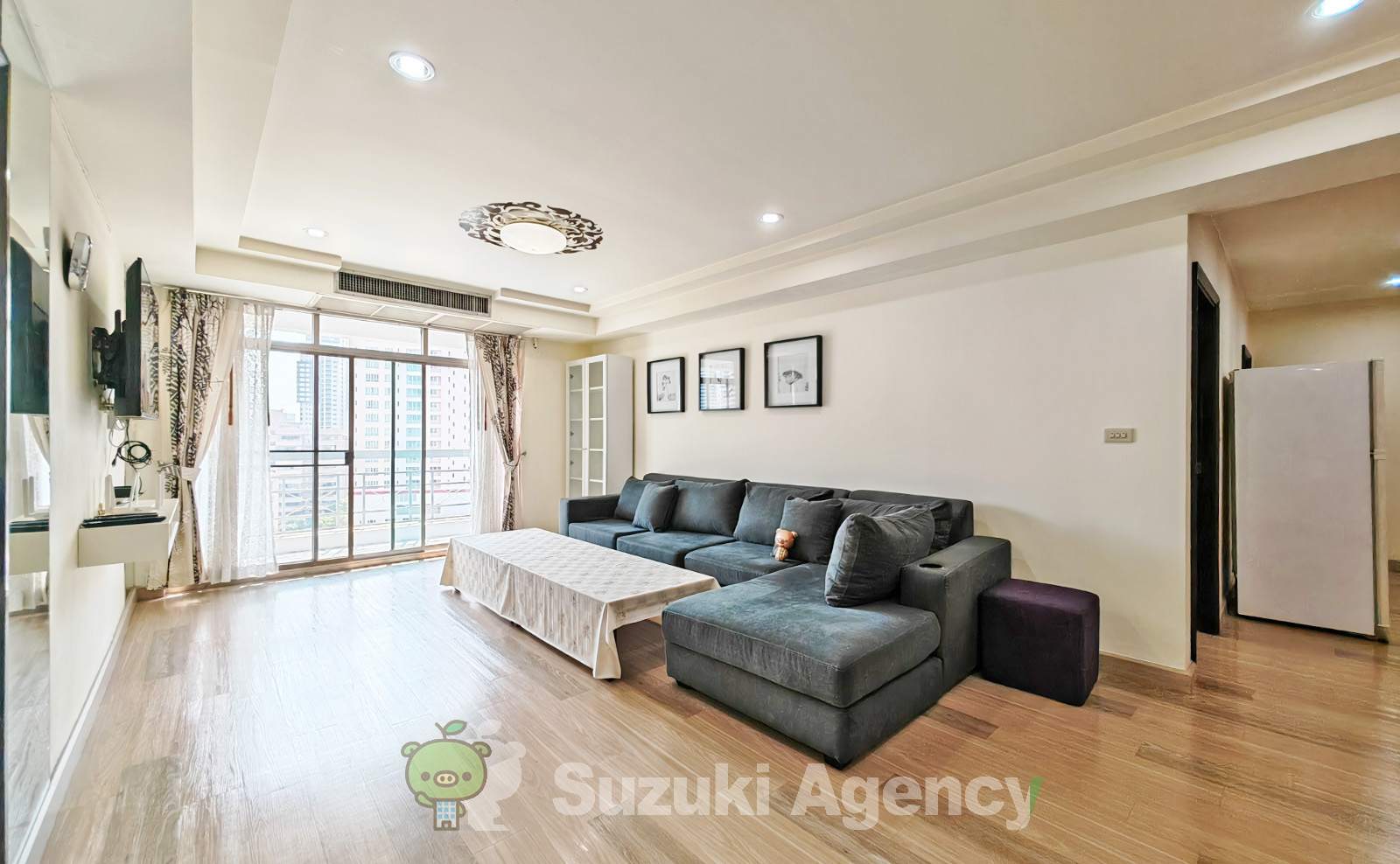 Royal Castle:3 Bed Room Photos No.32