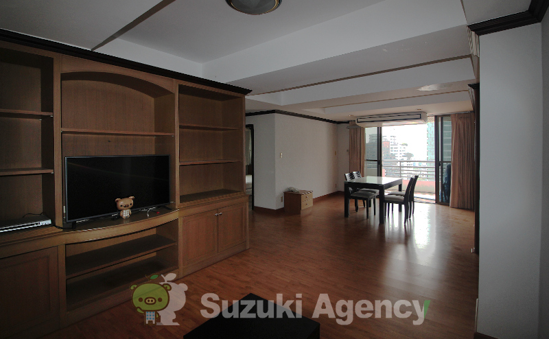 Acadamia Grand Tower