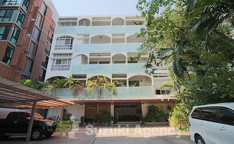 Tree Apartment