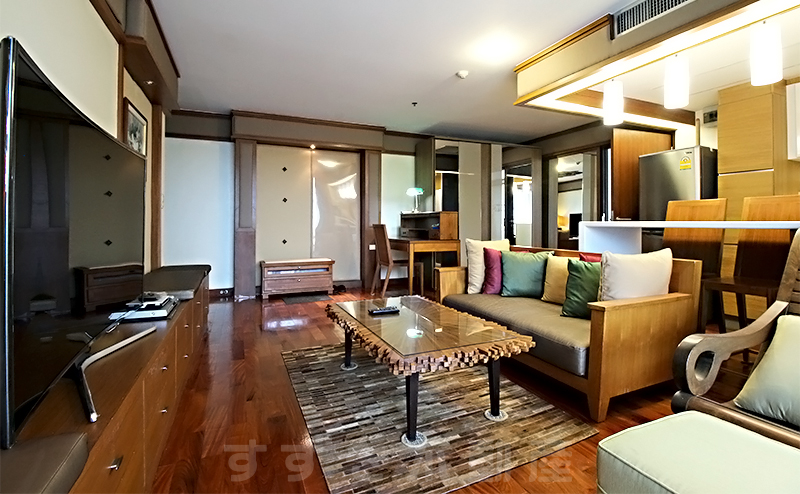 Urbana Langsuan