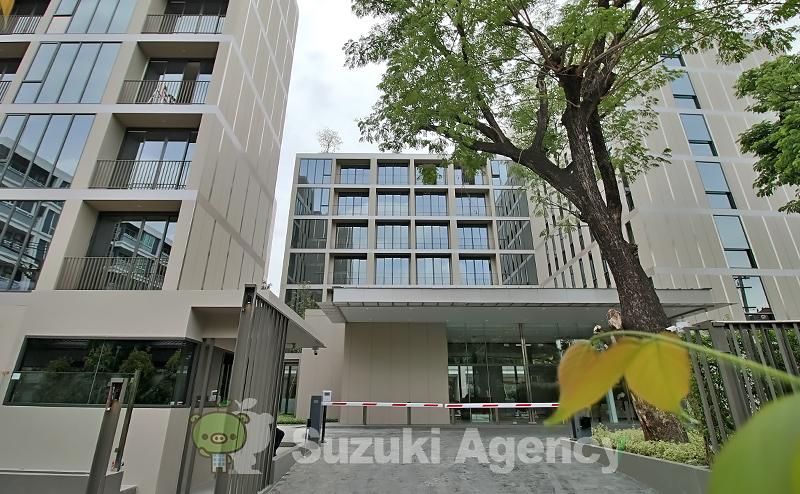 Sky Thonglor 25