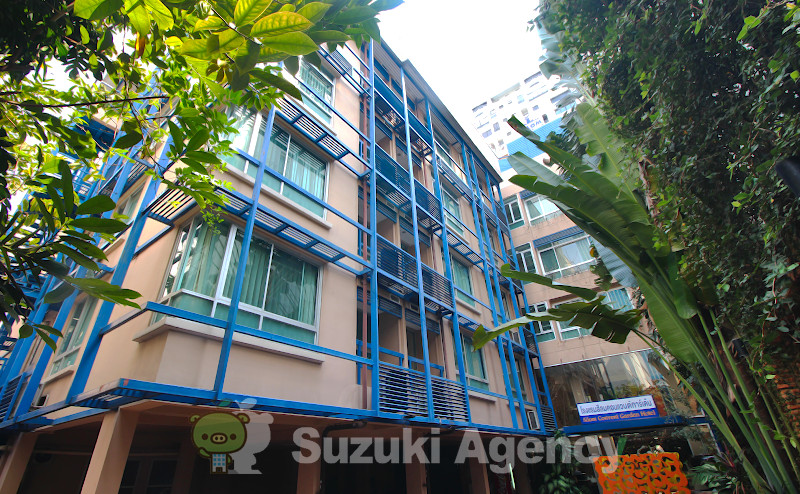 Silom Convent Garden