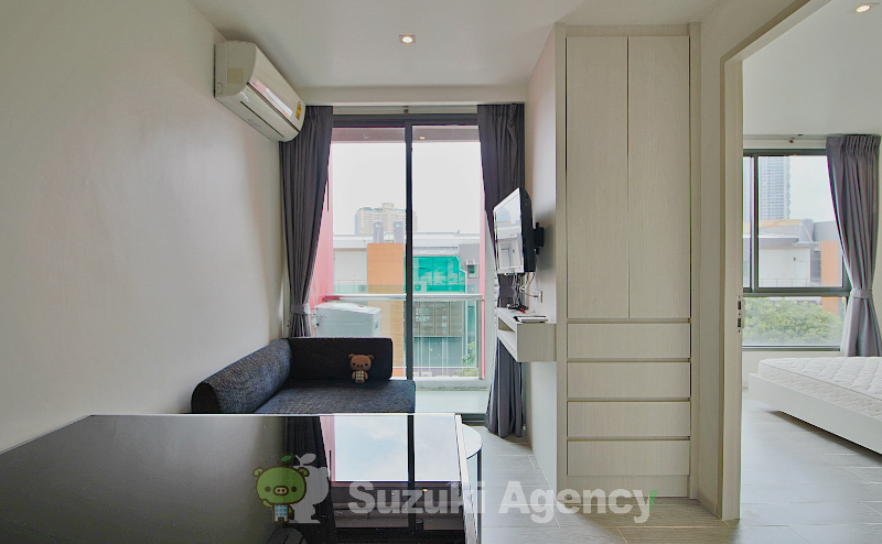 CLICK CONDO Modern Sukhumvit 65